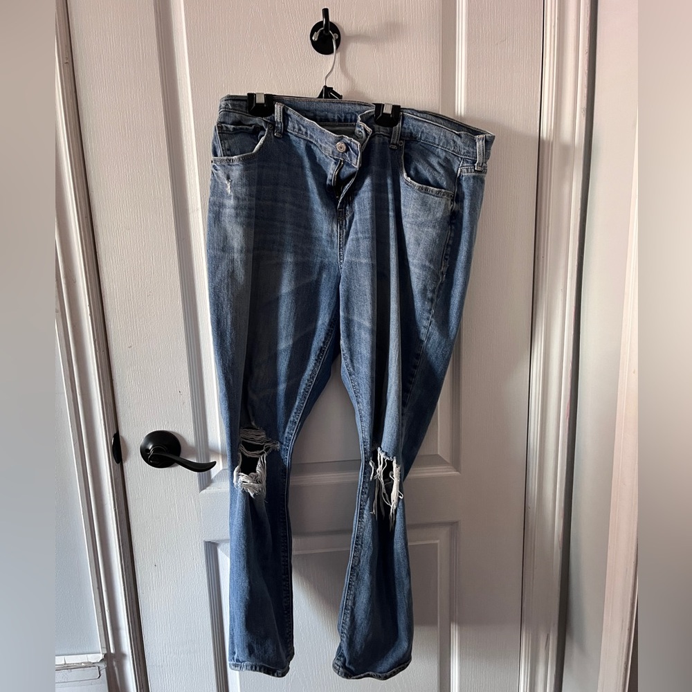 Old Navy Knee Cut Boyfriend Jeans